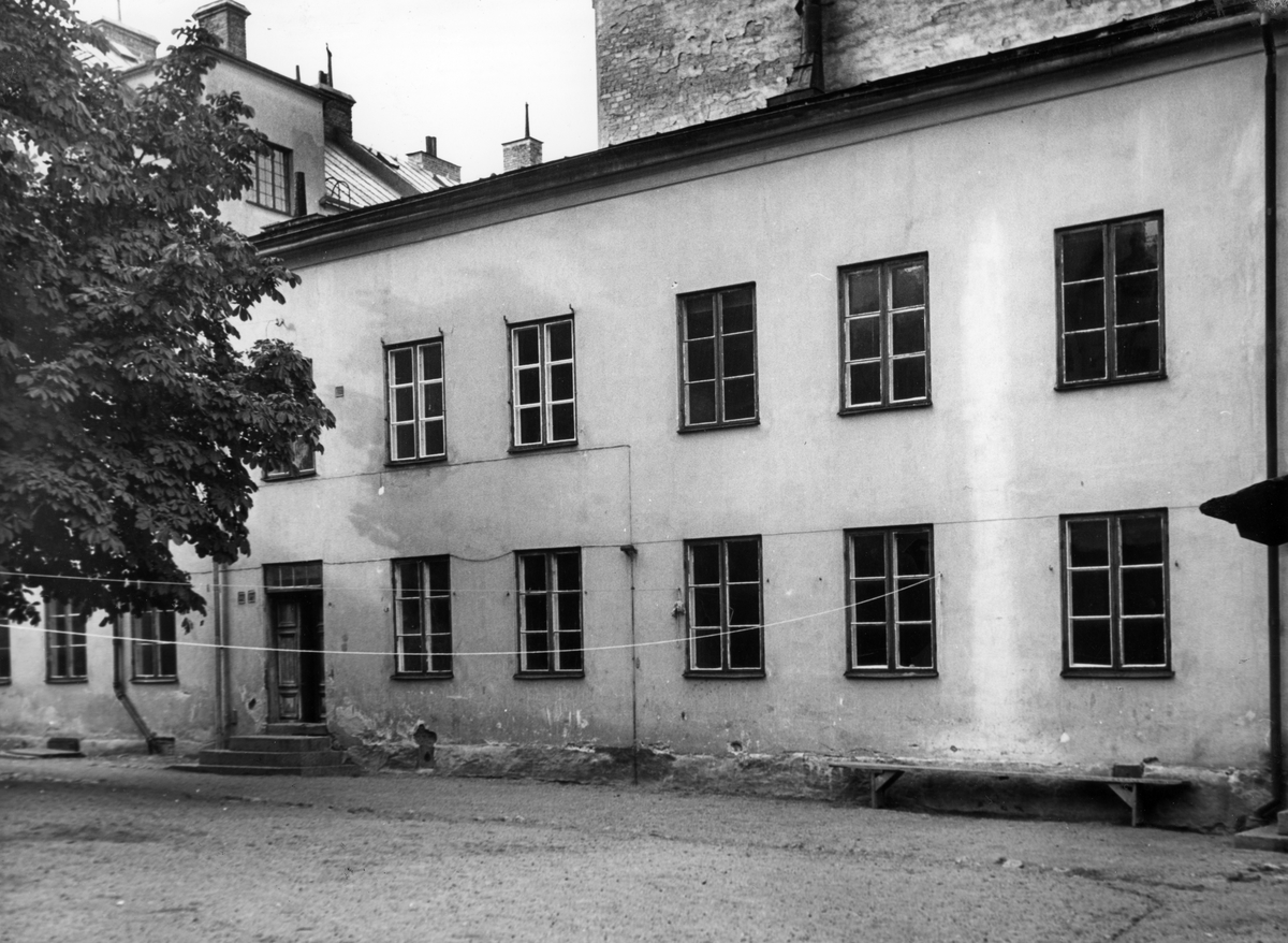 Innergården till bostadshuset på Luntgatan 16. Bilderna tagna i samband med rivningsbeslut 1958