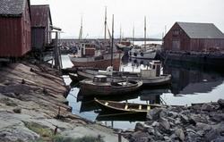 Foto fra båthavna på fiskeværet Grip, nå i Kristiansund komm