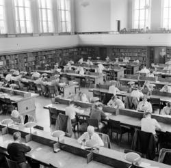 Universitetsbiblioteket. Lesesalen. Juli 1961