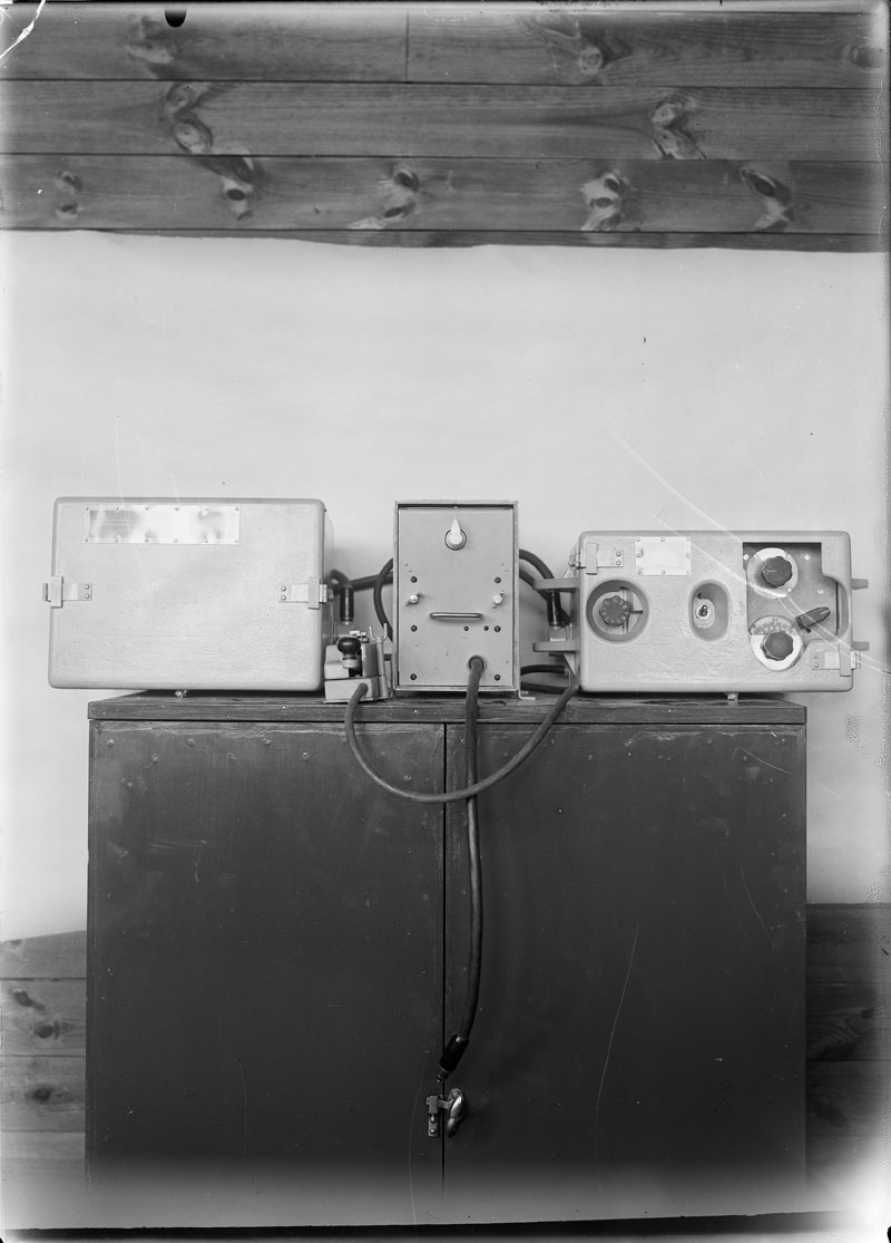 Radiostation 25 W Sv/3, med lock, komplett