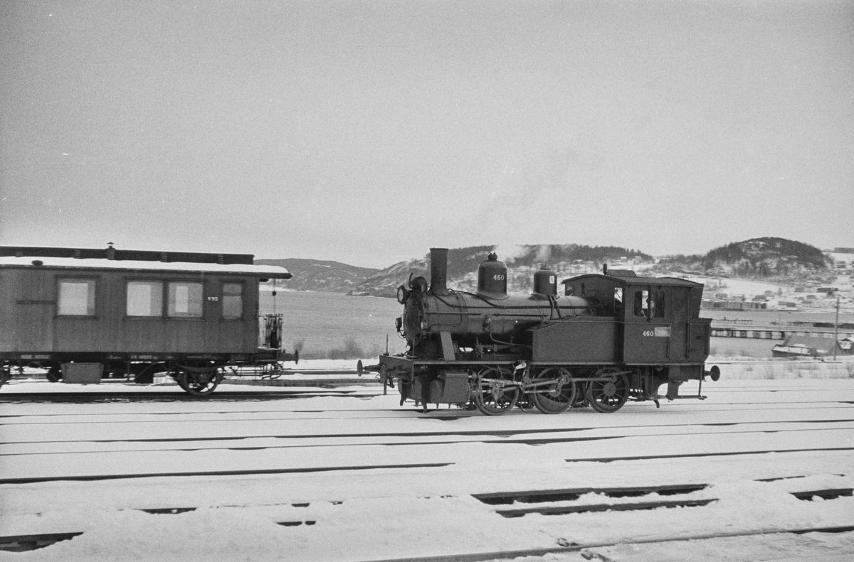 Damplokomotiv type 23b nr. 460 på Hommelvik stasjon.