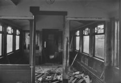 Utrangert spisevogn under opphugging.