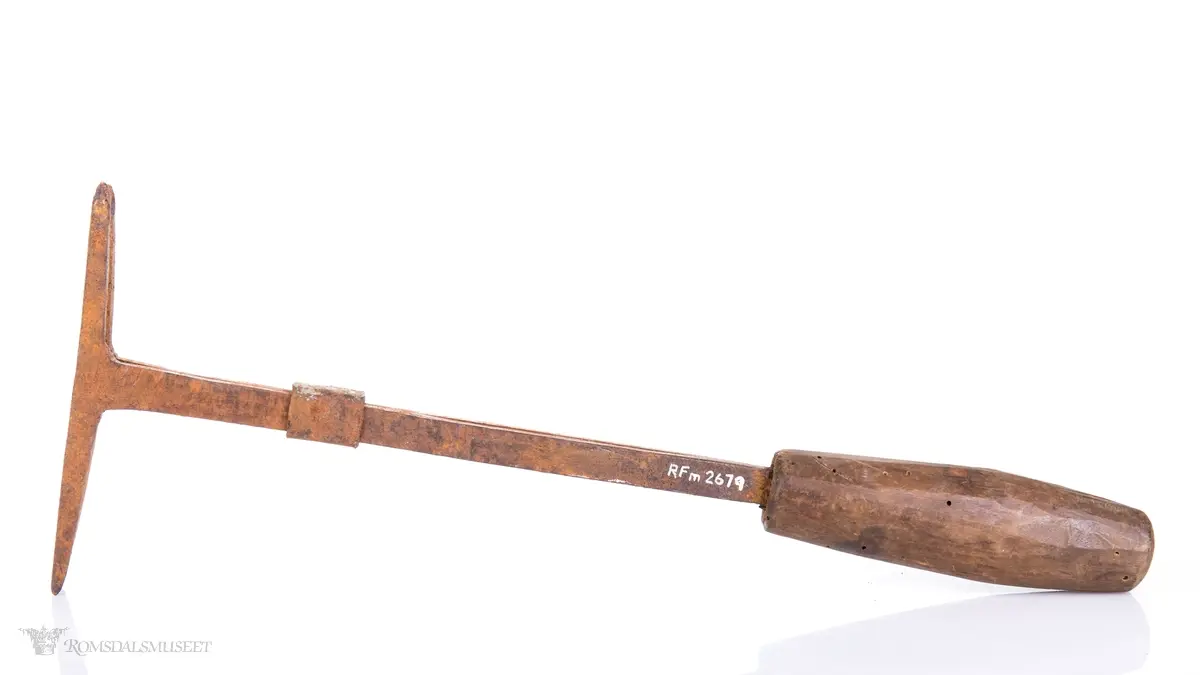 Redskap som brukes til merking av treverk ifbm. lafting o.l.