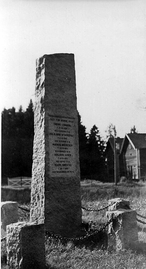 Gravmonument över de stupade i Norge under tyska ockupationen 1940-45 på Kirkener kyrkogård