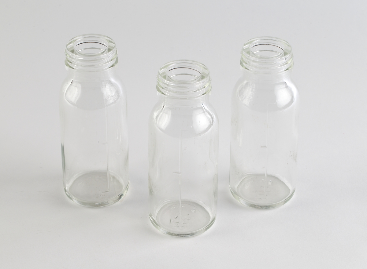 Klare glassflasker uten lokk til vannprøver. 3 stk.