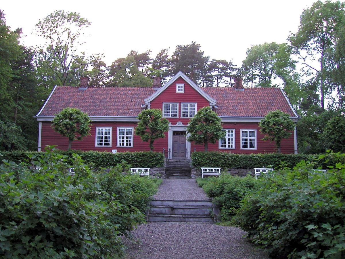 Prestegård fra Leikanger, Sogn