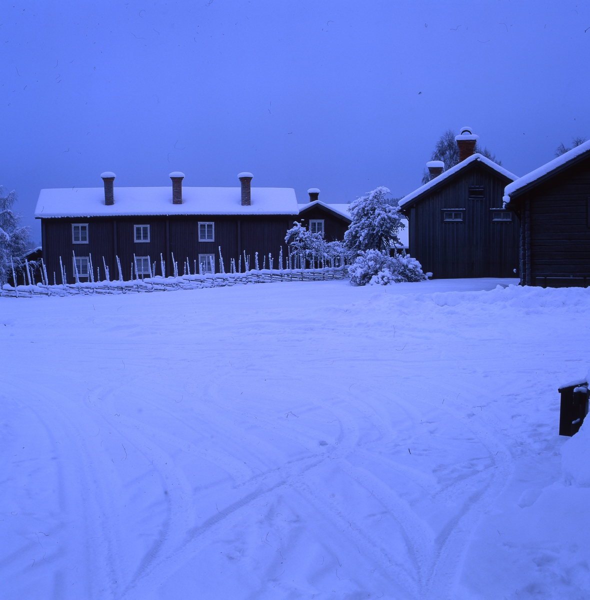Vinterbild från Västerby hembygdsby i Rengsjö, 15 januari 1999.