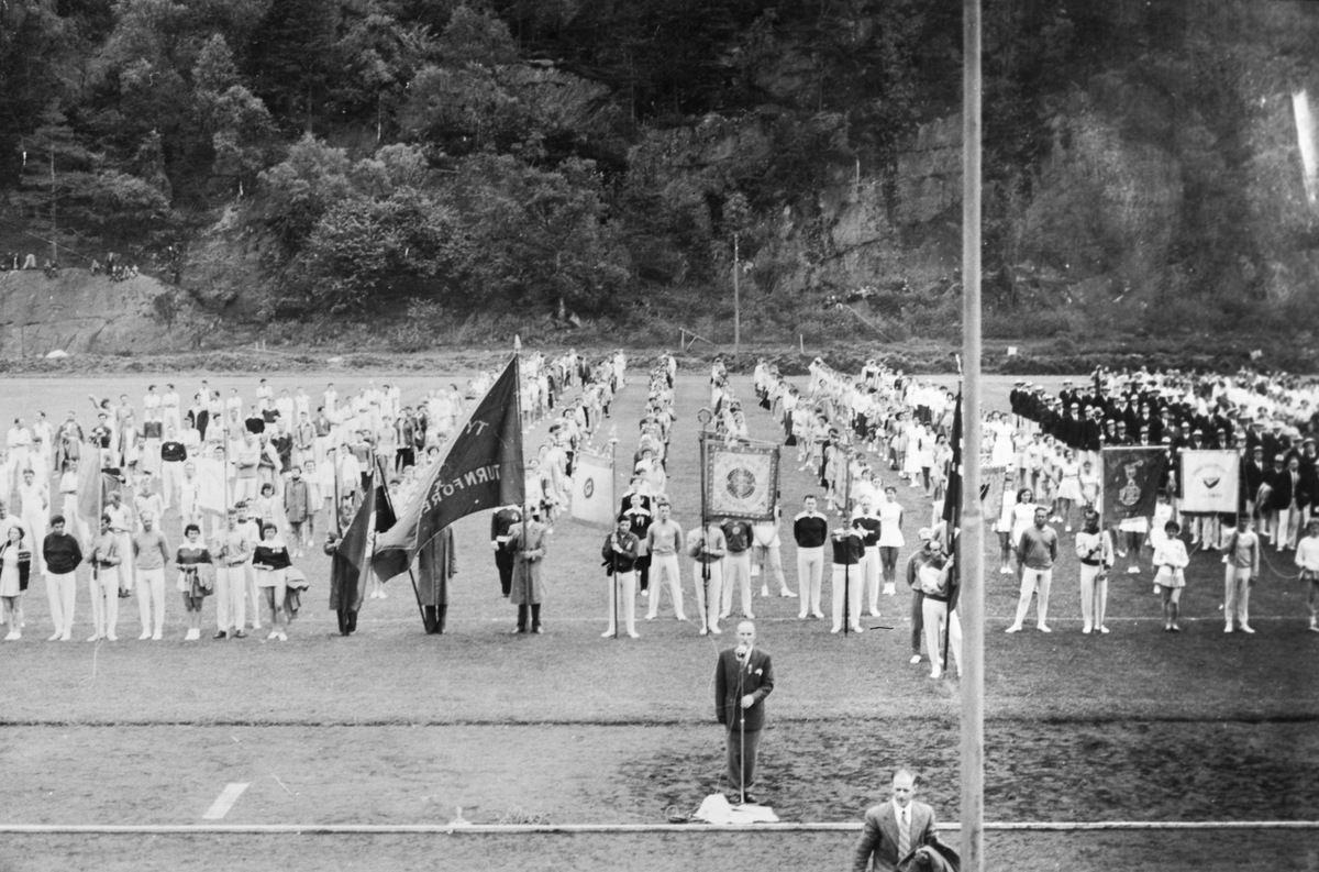 Kretsturnstevne på Odda stadion i 1957.