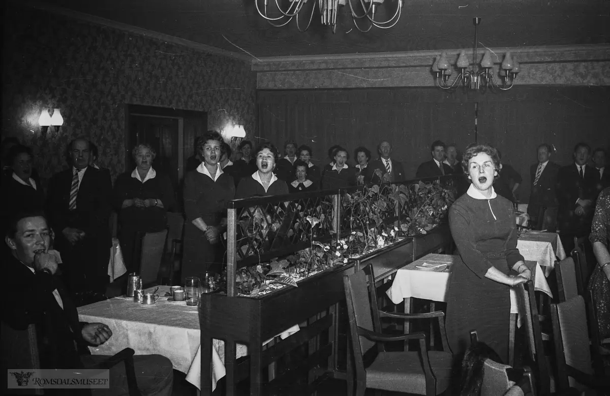 "Før jul 1960" .Inne i Alexandra Hotell.