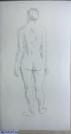 Kolteckning.
Nakenstudie av manskropp, sedd bakifrån.
Osignerad.

Inskrivet i huvudbok 1985.
Montering/Ram: Ej inramad