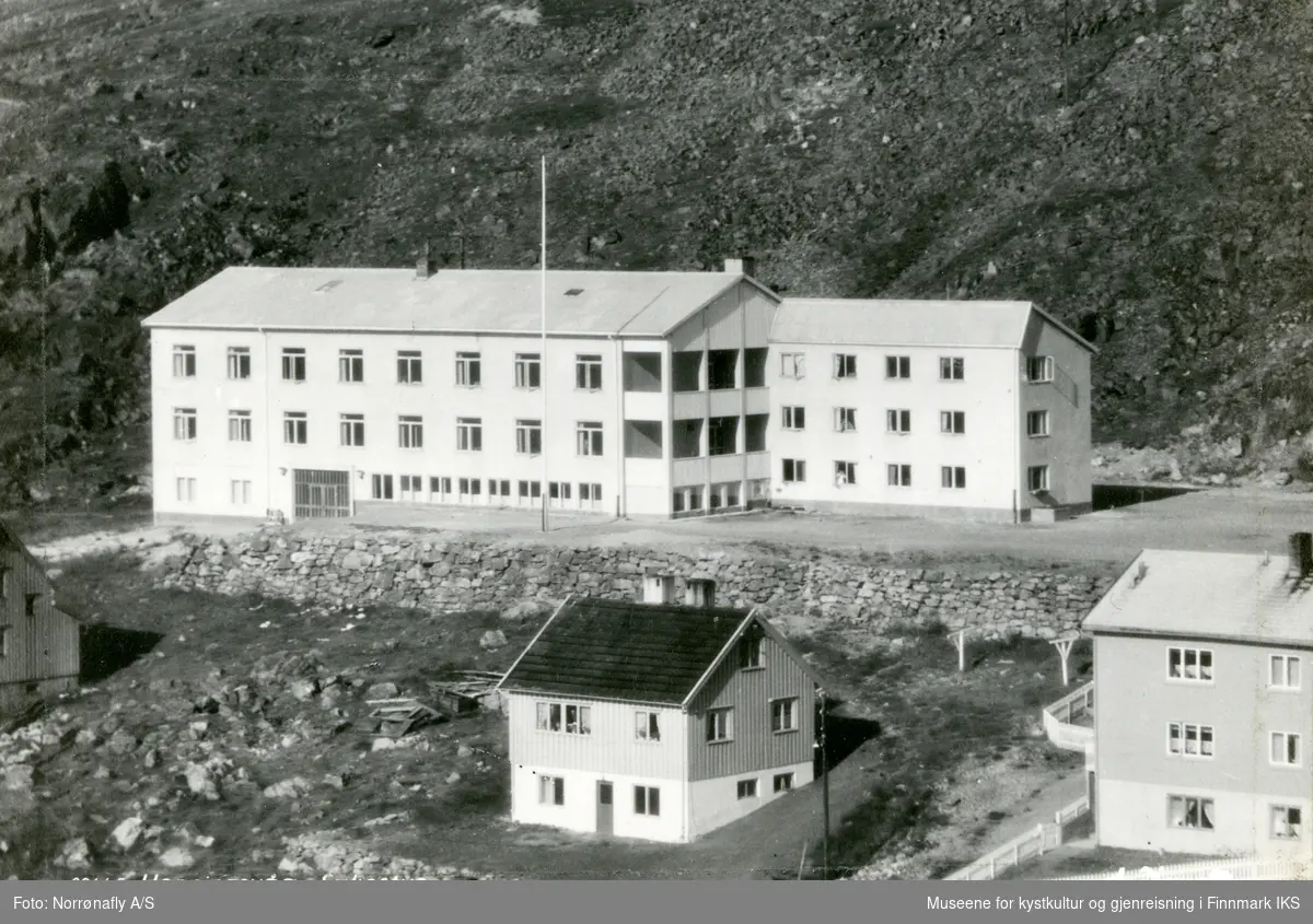 Postkort. Honningsvåg sykestue. Den sto ferdig i 1955.