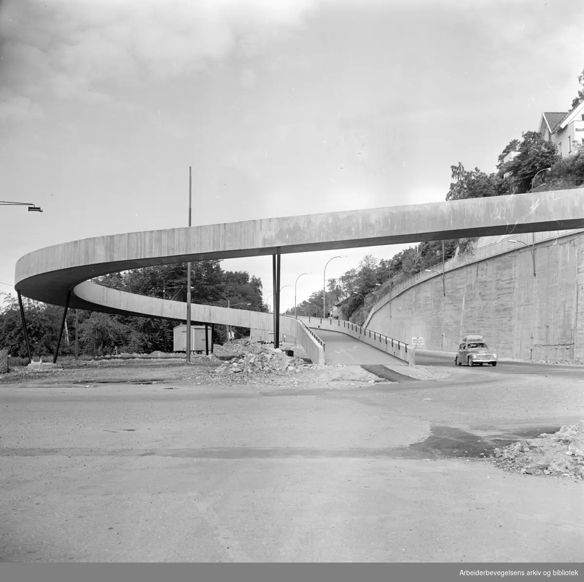 Mosseveien. Fotgjengerovergangen ved Bekkelaget.Juli 1962
