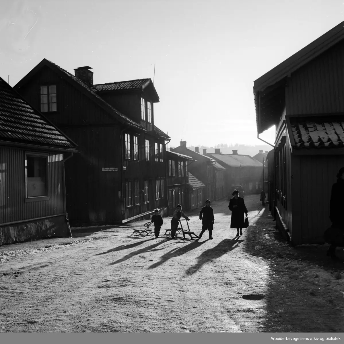 Kampen. Normannsgata. Vinterstemning og gamle hus.Desember 1950