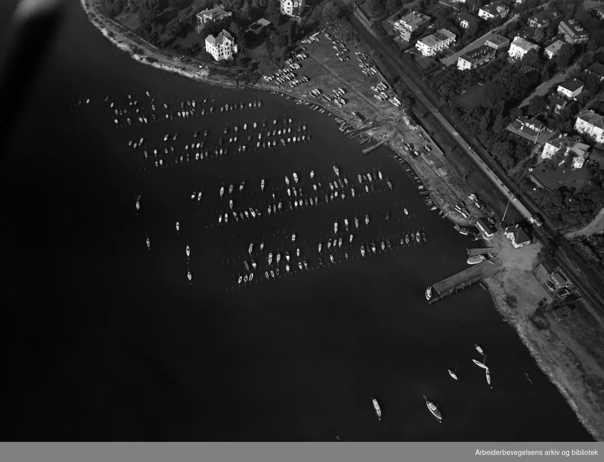 Frognerkilen småbåthavn, (flyfoto). Oktober 1953
