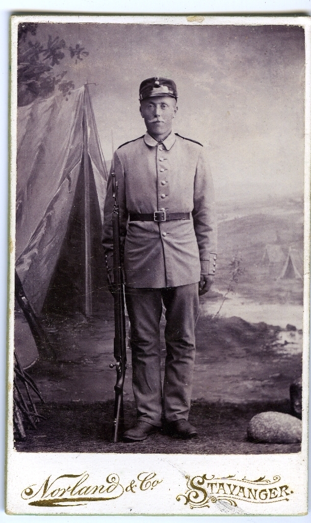 Sven Brekken (4.7.1876 - 11.3.1955) som soldat. (Biletet er tidlegare registrert som 1986/4.TIM 10:34)