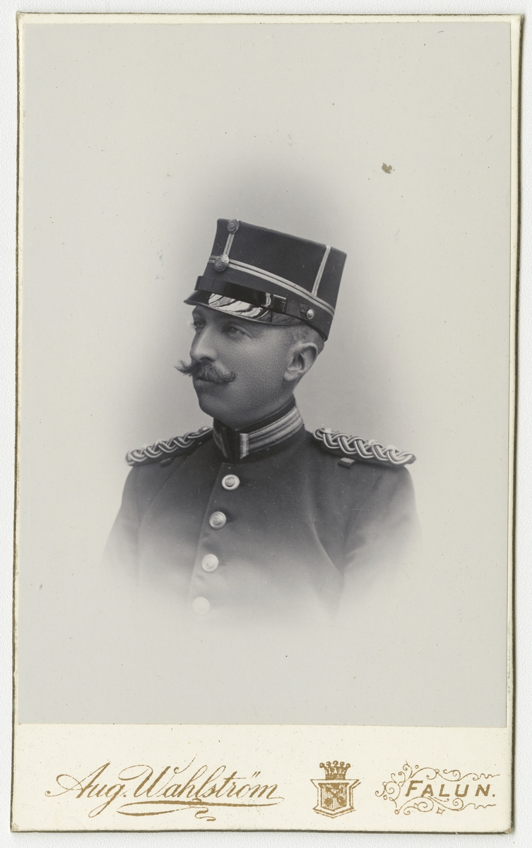 Porträtt av Karl Bertel Olivenbaum Nathhorst, löjtnant vid Dlregementet I 13.