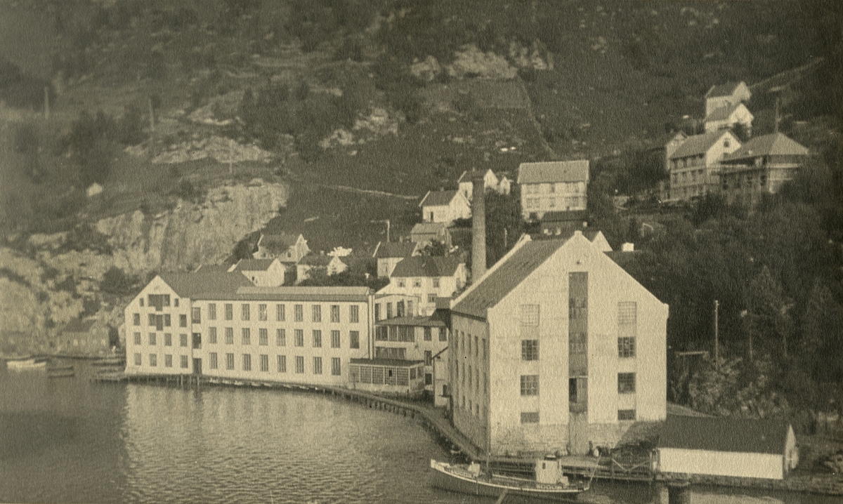 Salhus Tricotagefabrikk i 1922.