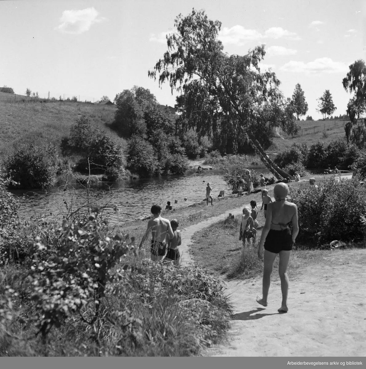 Akerselva. Badeliv ved Stilla.1947