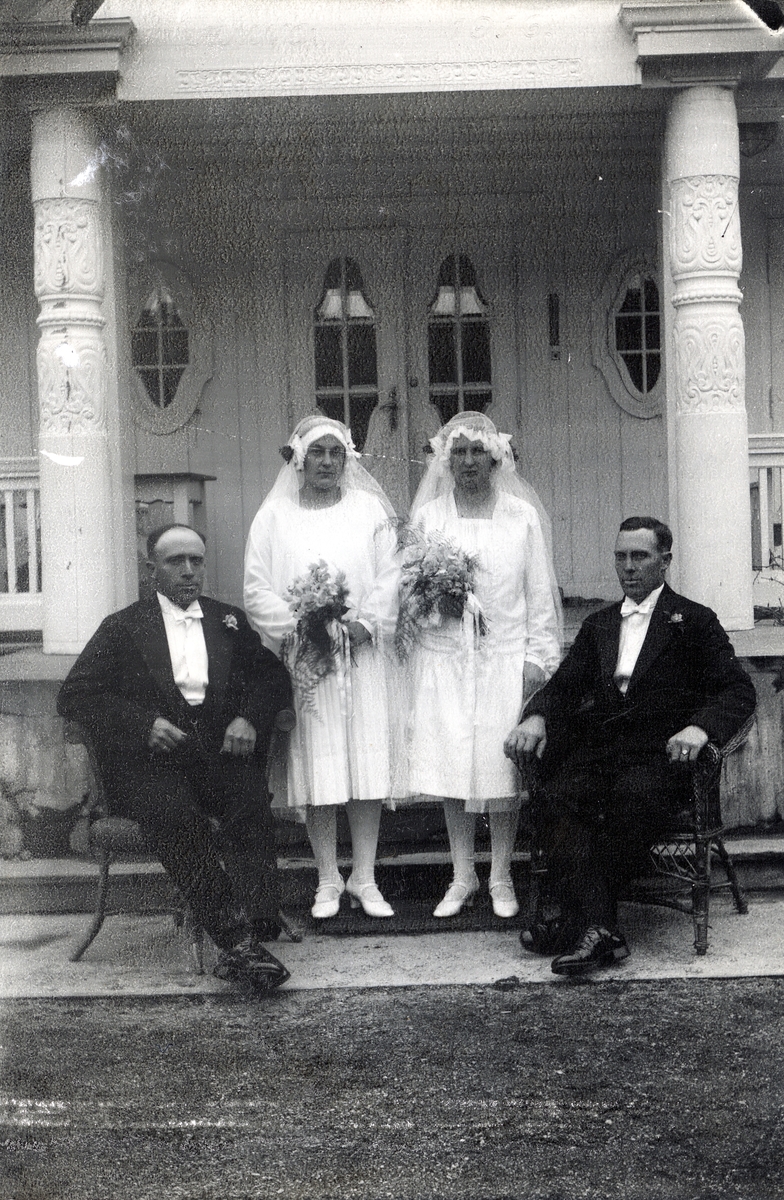 To brudepar fotografert på Tollevsrud gard, Begnadalen i Sør-Aurdal, 8. juni 1928.