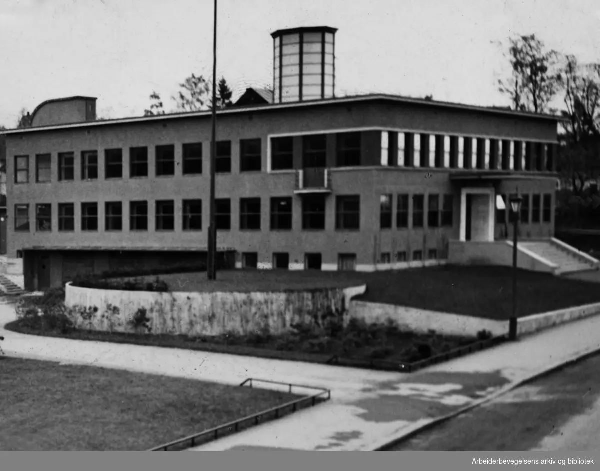 Akers elektrisitetsverk. Administrasjonsbygget. Januar 1947