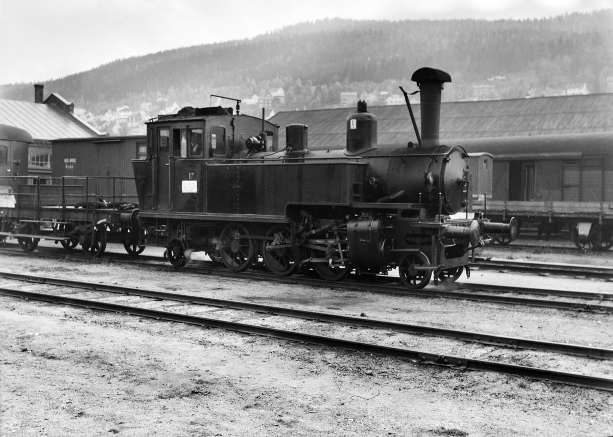 Damplokomotiv type 50a 17 i skiftetjeneste på Sundland ved Drammen.