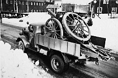 Lastbil med upplastad 7,5 cm kanon, m/1902-10. A 6.