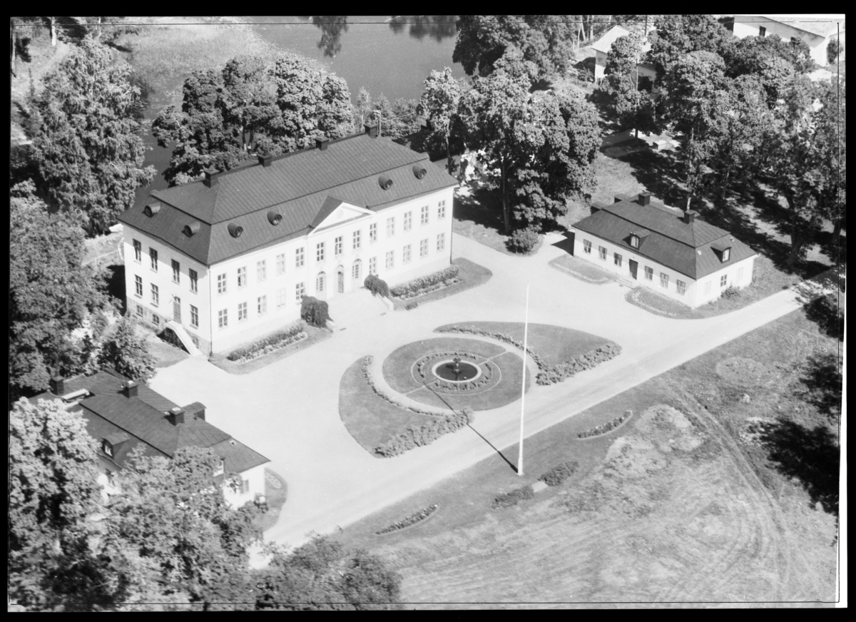Flygfoto över Skinnskattebergs herrgården,Skinnskatteberg.