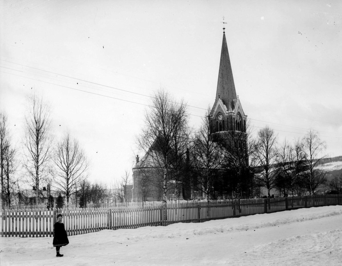 Lillehammer Kirke. Sett fra hjørnet Kirkegata/Langes gate.