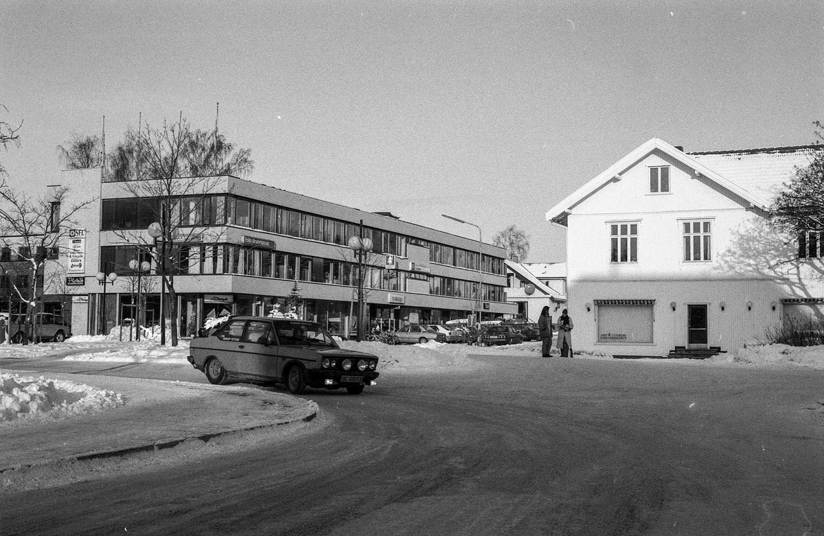 Trafikken i Ås sentrum.
