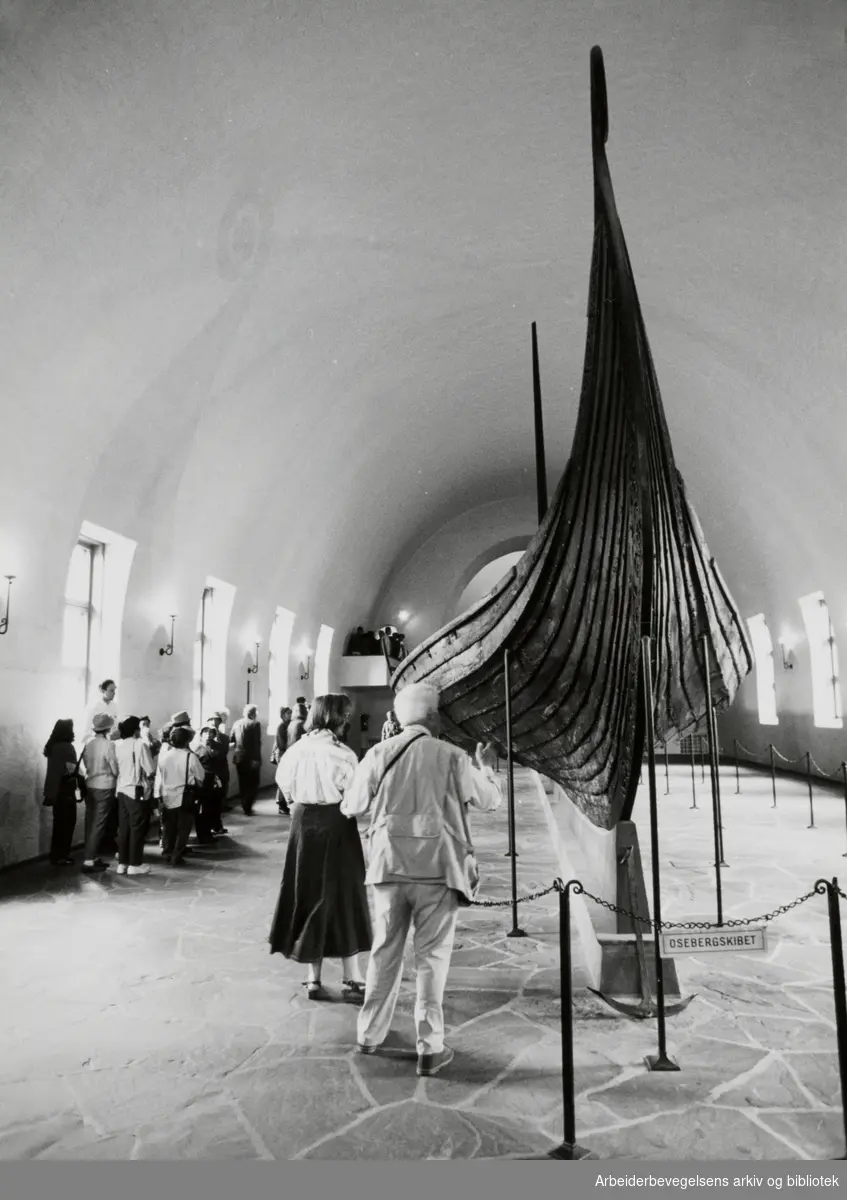 Bygdøy, Vikingskiphuset. Osebergskipet. 18. juni 1994
