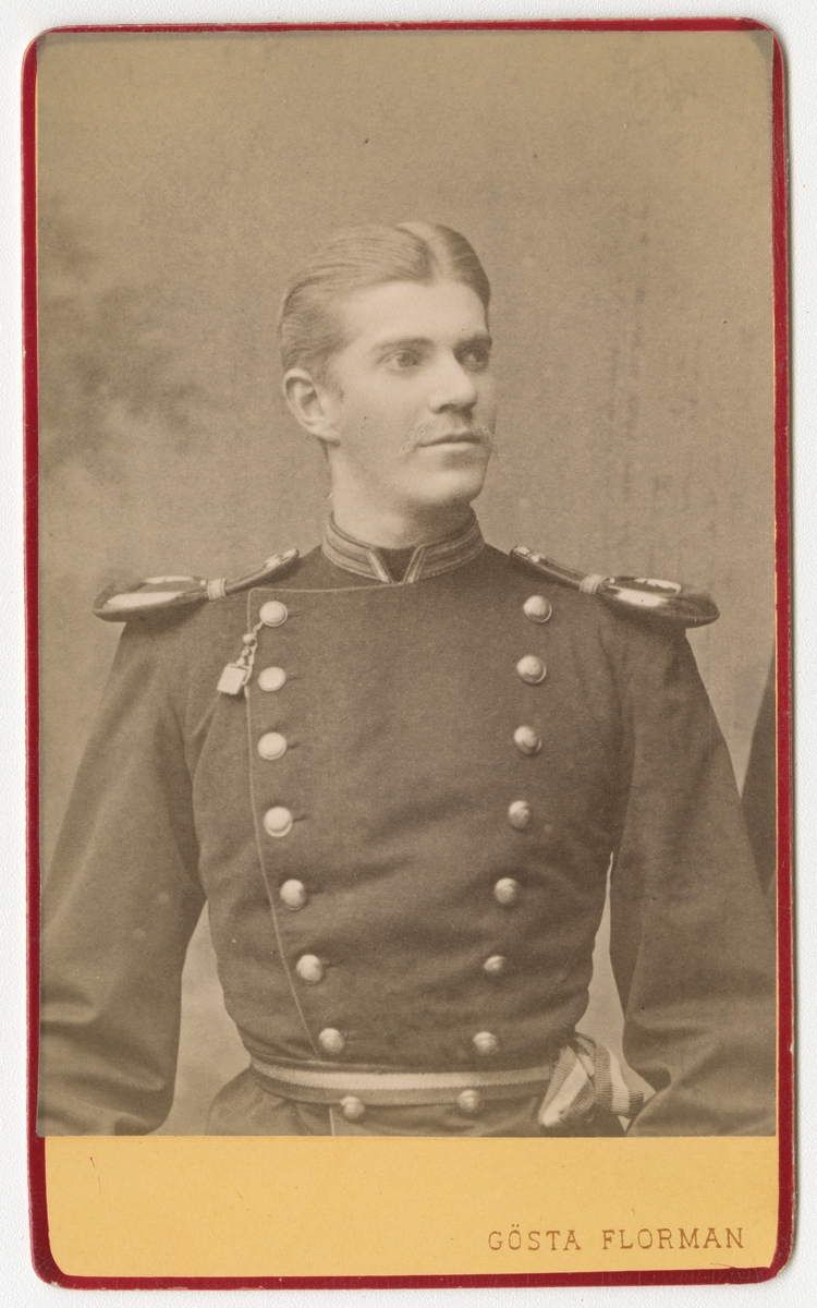Porträtt av Olaus Laurentius Scherdin, officer vid Västerbottens fältjägarkår.

Se även bild AMA.0008611, AMA.0009458 och AMA.0022085.