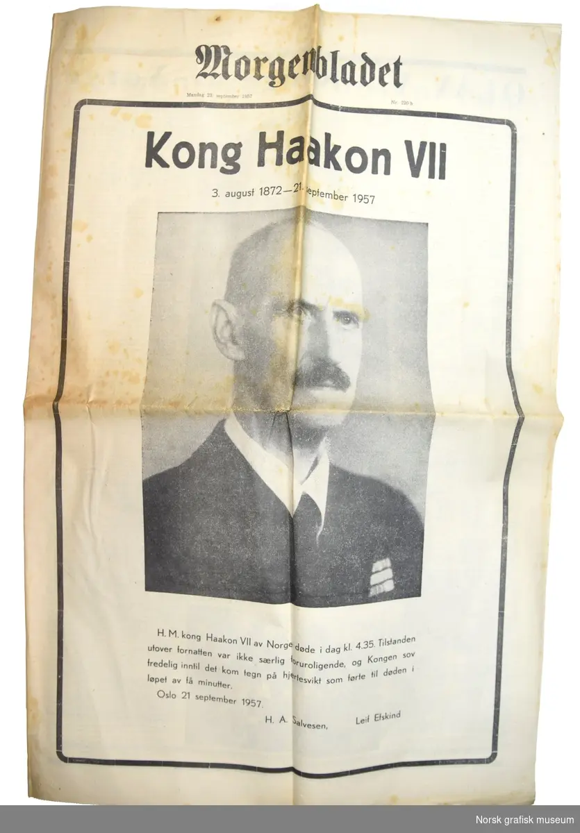 Eksemplar av Morgenbladet som omhandler Kong Haakon VIIs død.
