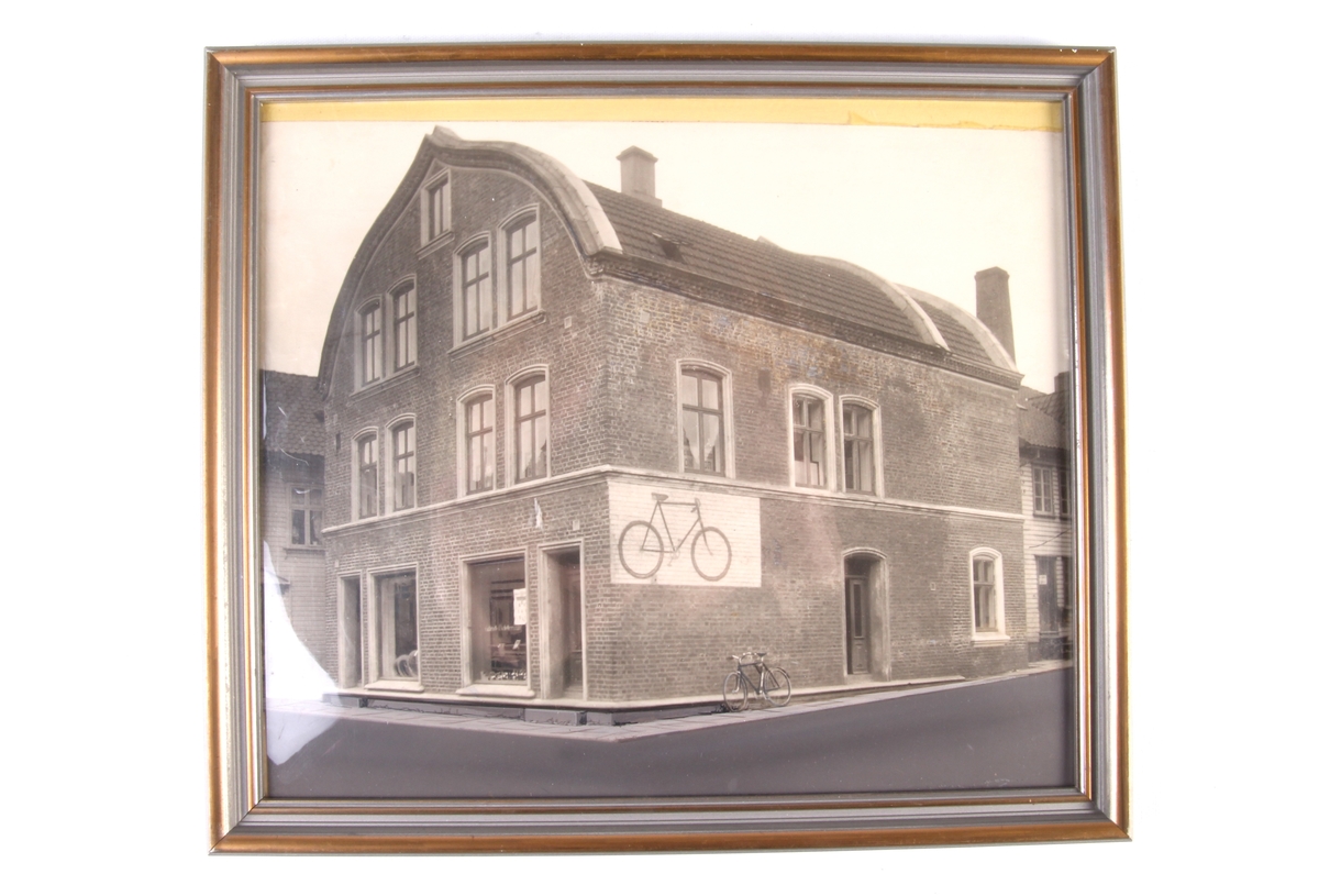 Jonas Øglænds første sykkelfabrikk som lå i Langgata i Sandnes.