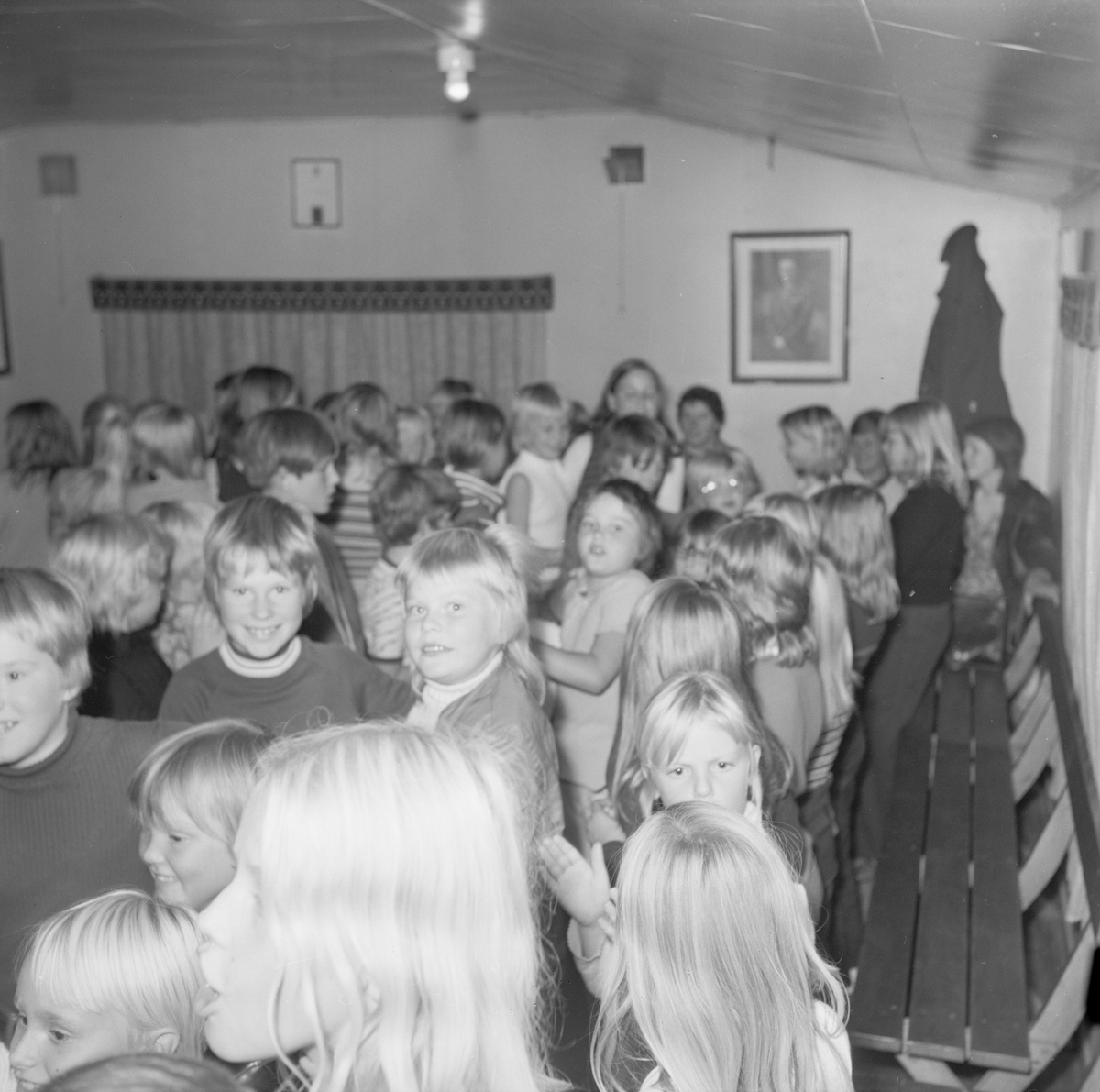Folkdanstoppen i Tierp, Uppland, september 1971