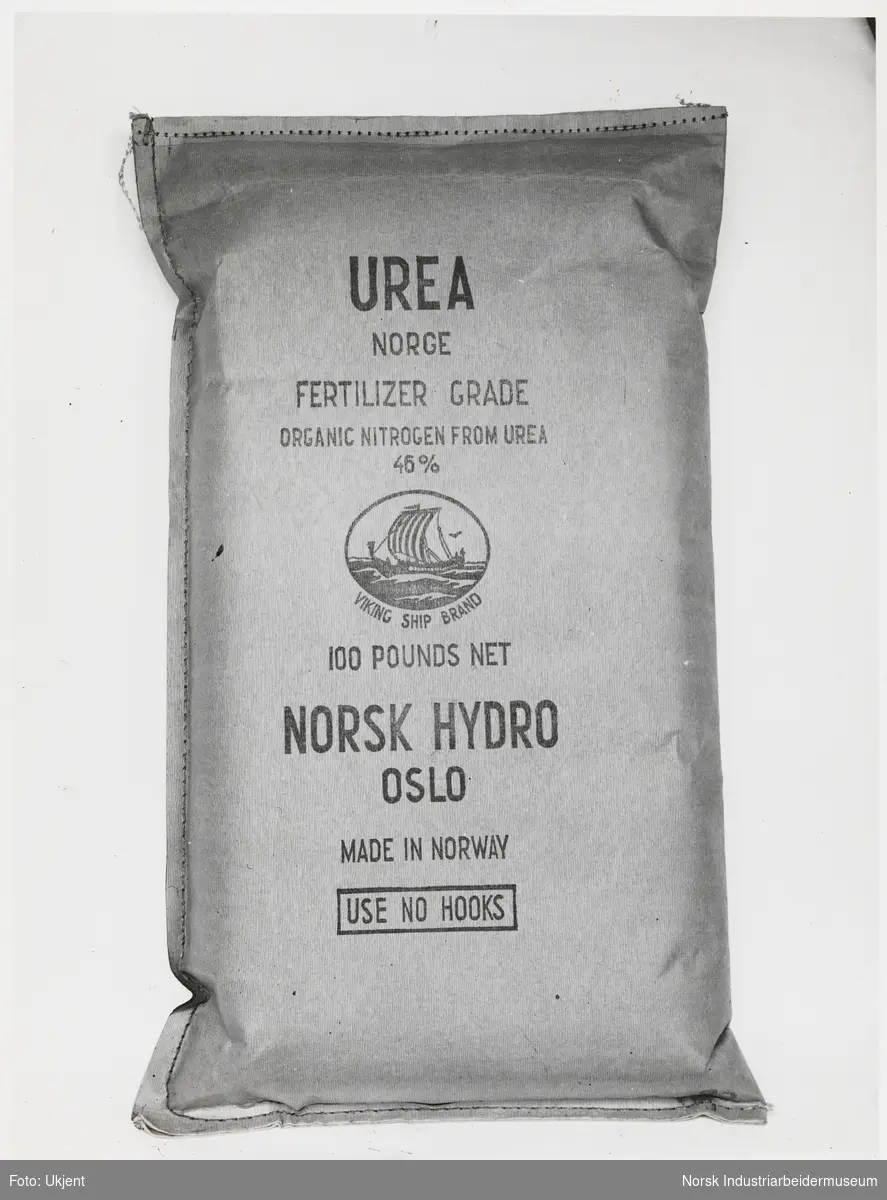 Urea, 100 pounds net. Fertilizer grade, organic nitrogen from urea 46%