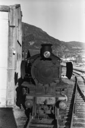 Utrangert damplokomotiv type 28b nr. 161 på Sjøsporet ved lo