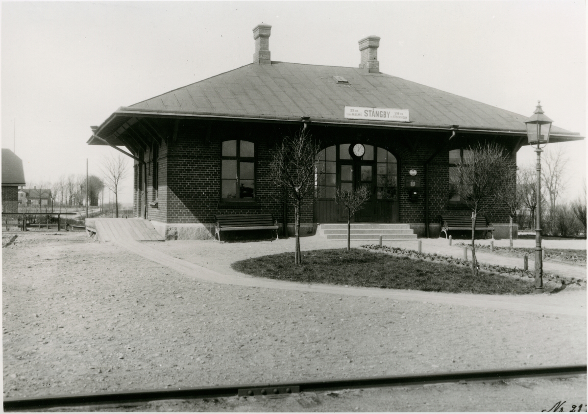 Stångby järnvägsstation.