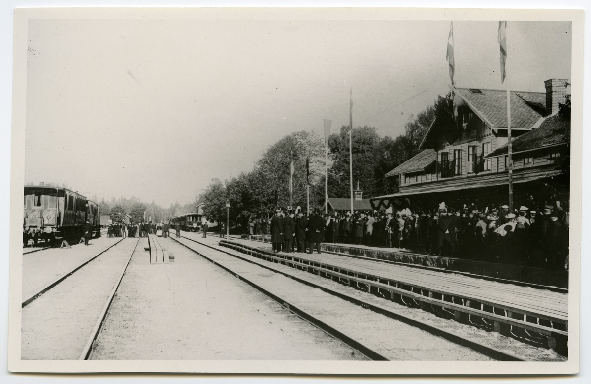 Svartå station. Bilden tagen i samband med invigningen av Svartåbanan 1897.