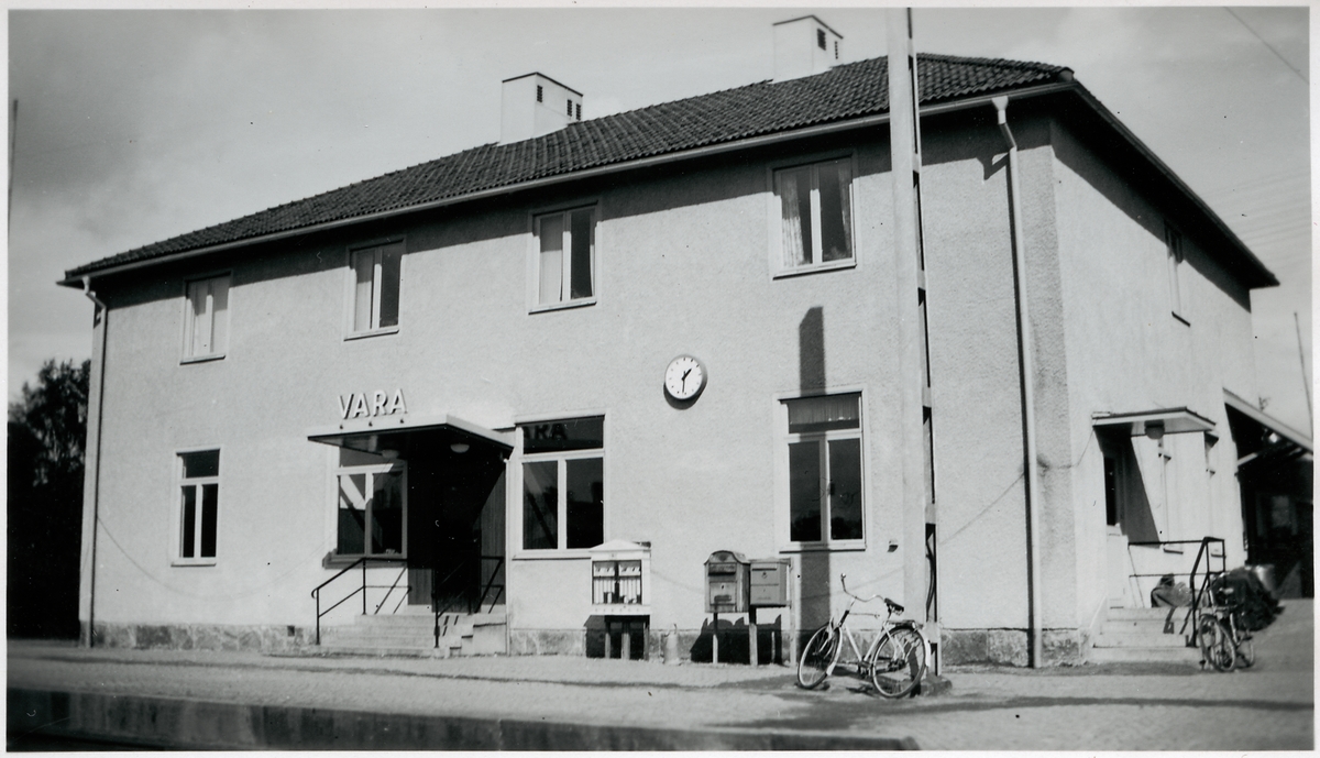Varas nya stationshus år 1948.