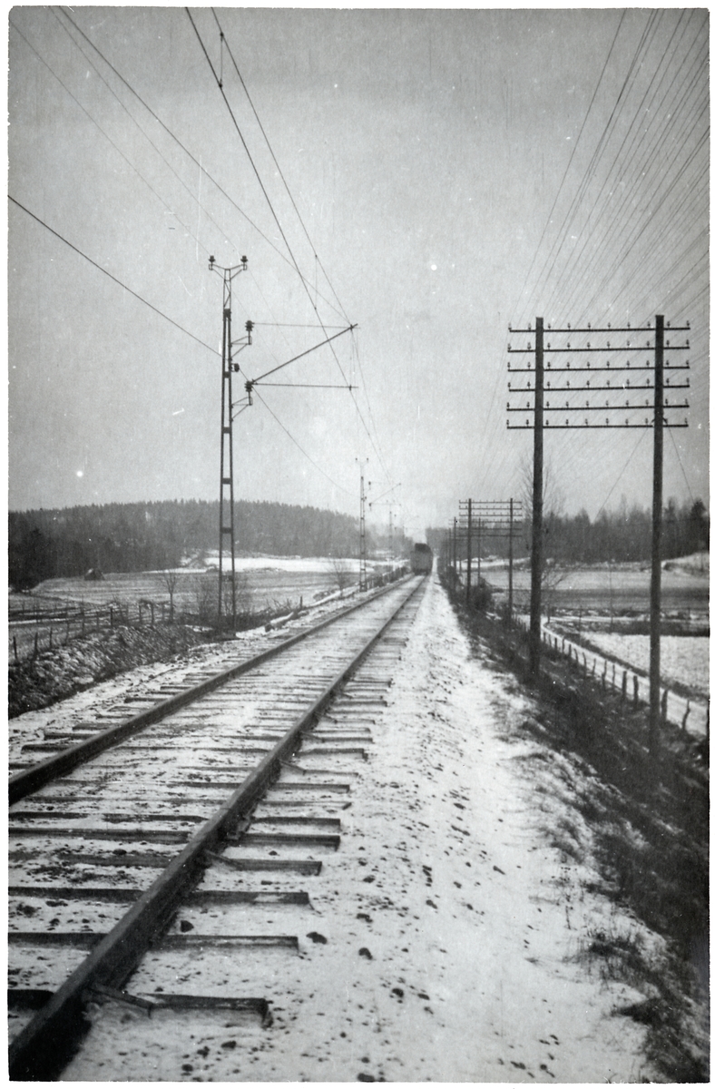 Elektrifierad järnväg. Linje Katrineholm - Åby.