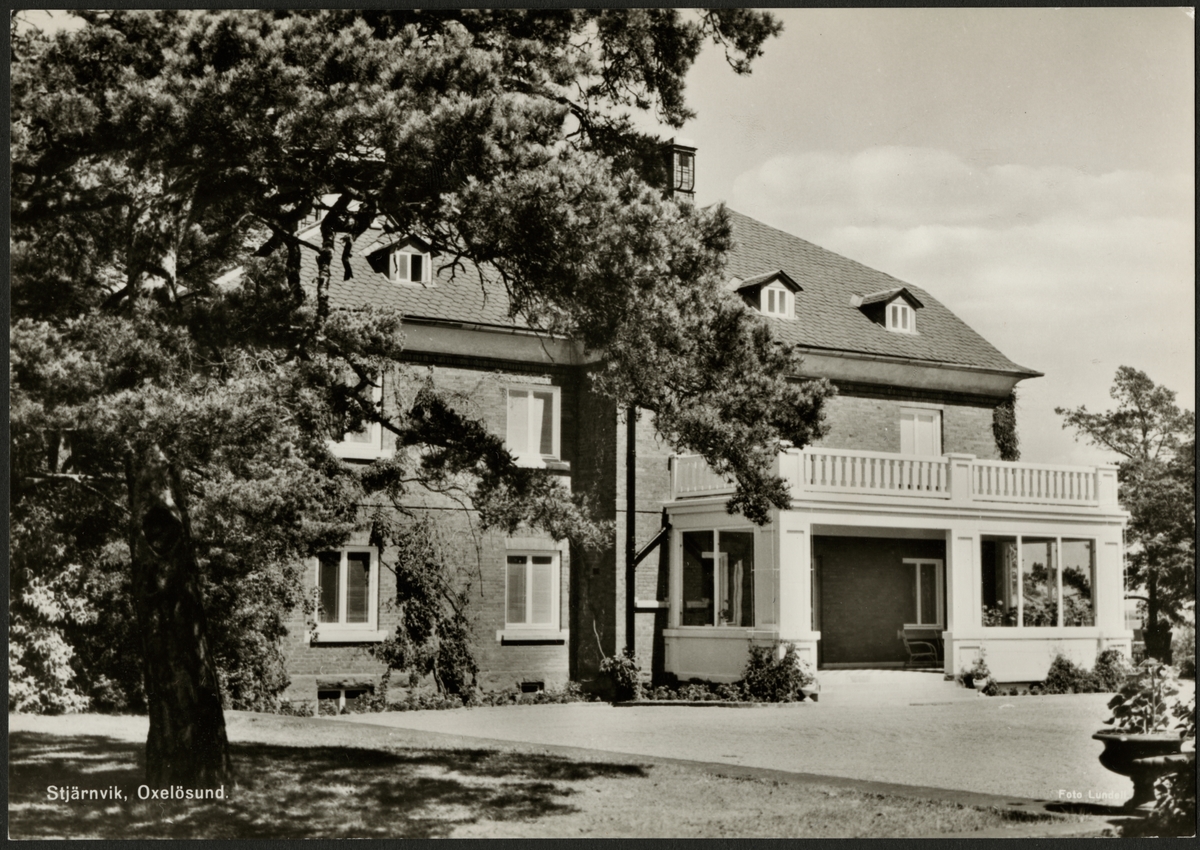 Direktörsbostaden Villa Stjärnvik beläget på Oxelösunds järnverks område. Uppförd 1915 och riven 1982.