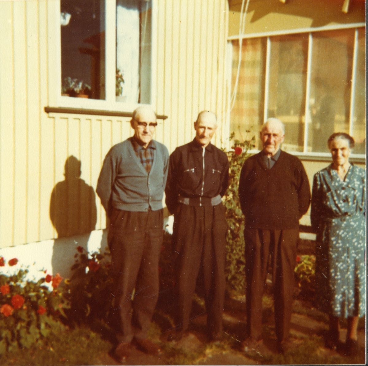 Barn av Johan O. Snarvold og Anne Olsdatter.
Fra venstre: Alf,Jul.Oskar og Edine Snarvold.