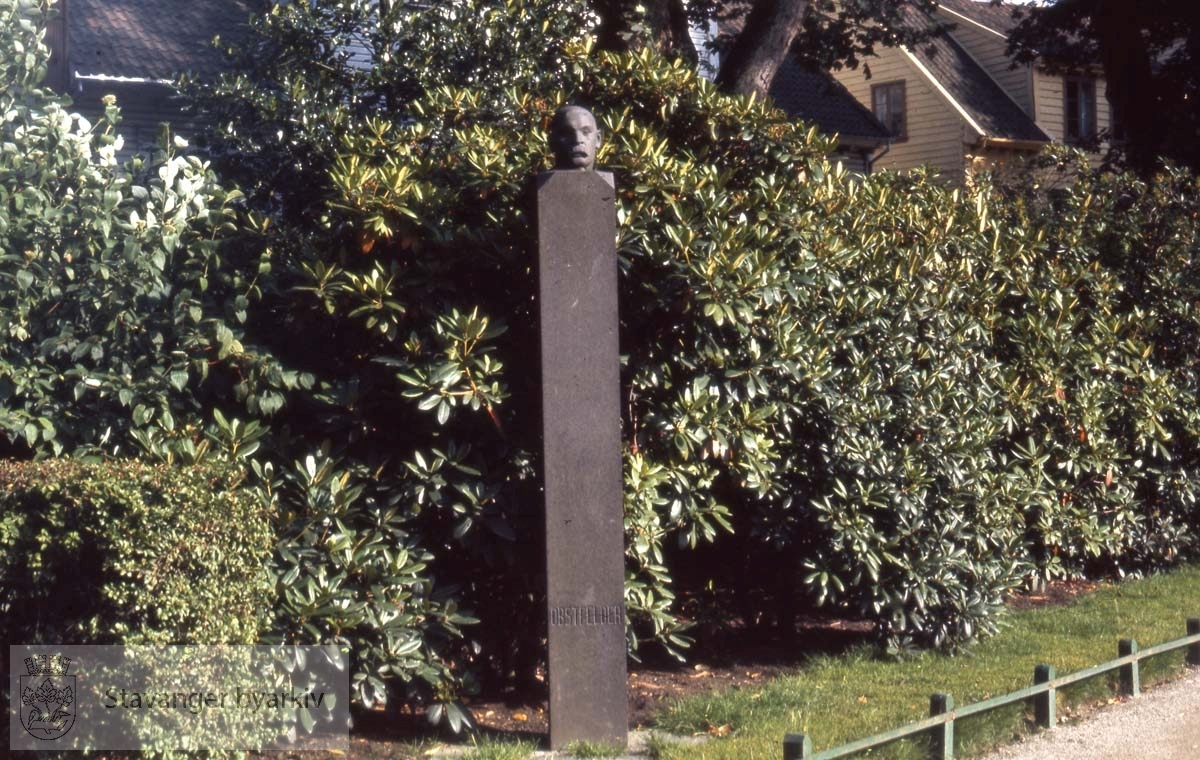 Sigbjørn Obstfelder, Byparken.Monument av Gustav Vigeland