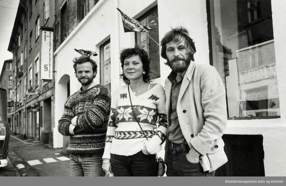 Grünerløkka, Korsgata 19, Nabo og Rettshjelpsentret. Fra v.: Juristene Petter Wulfsberg, Solveig Høgtun og Øyvind Solberg. September 1982