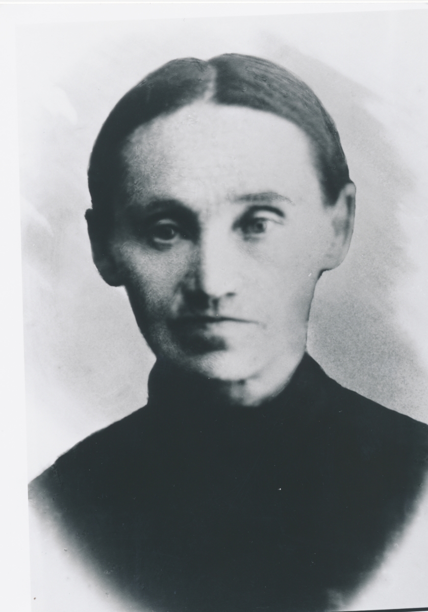 Ingeborg Hansen,f. 1848. fra Tranøy.
Hun var gift og bodde i Skrolsvik i Senja.