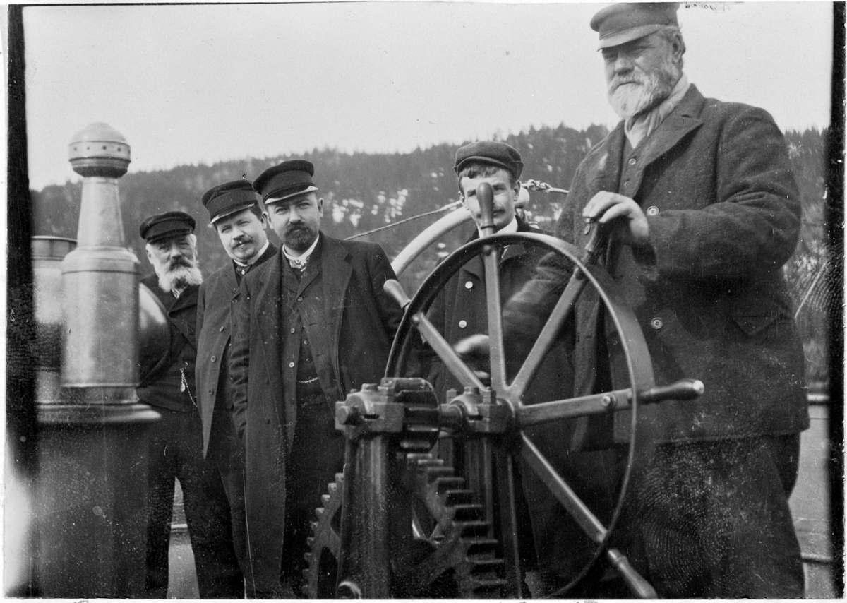 Ombord i dampbåten "Nauma" i 1905, Årnes, Åfjord.