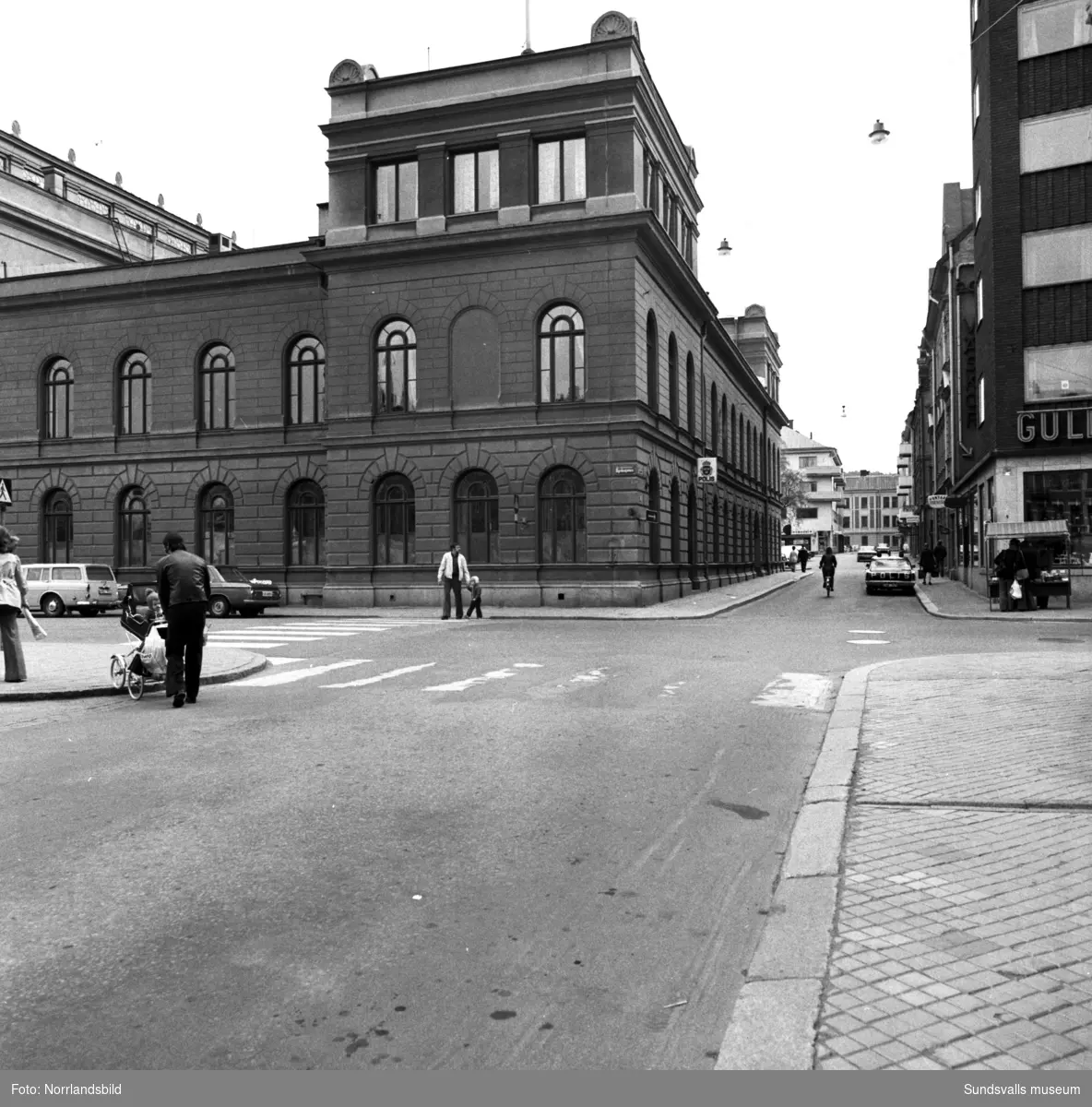 Torggatan söderut från Stora torget, till vänster Stadshuset.