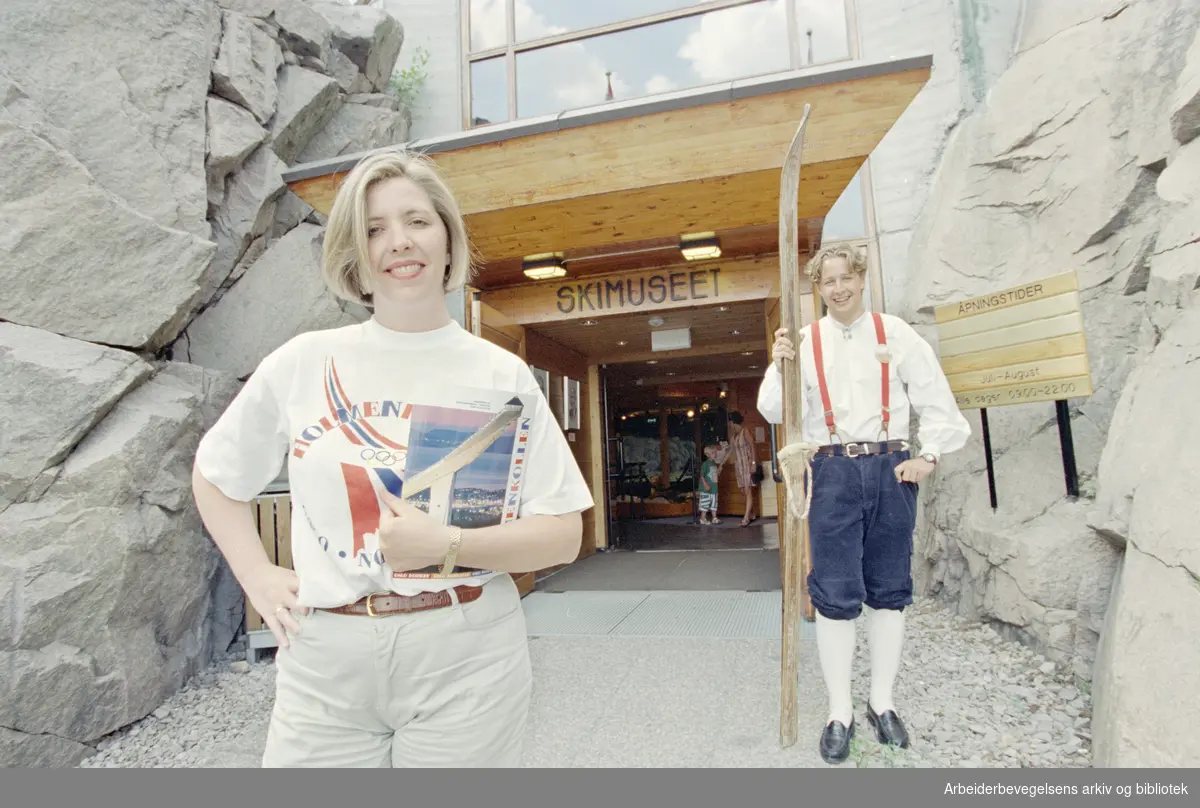 Holmenkollen. Skimuseet. Gry Flekstad Andersen satte pris på å vinne "gull" i Arbeiderbladets museums-test. 3. august 1995