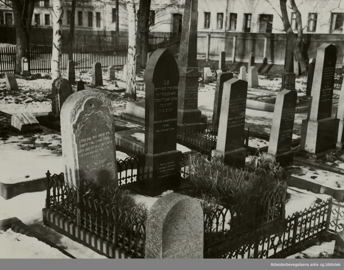 Krist kirkegård. Februar 1949