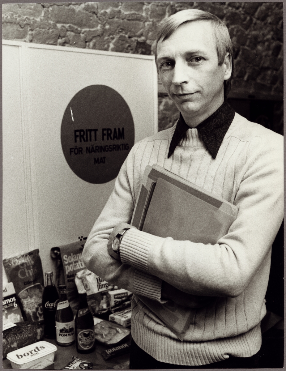 Björn Franzén ansvarar för företagshälsovård åt anställda vid Trafikaktiebolaget Grängesberg - Oxelösunds Järnvägar, TGOJ 1974.